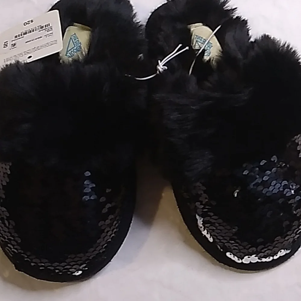 Girls Slippers size 12 / 13 black with boa and sequence that turns silver. NWT